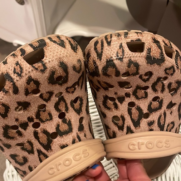 Leopard crocs - Picture 3 of 4